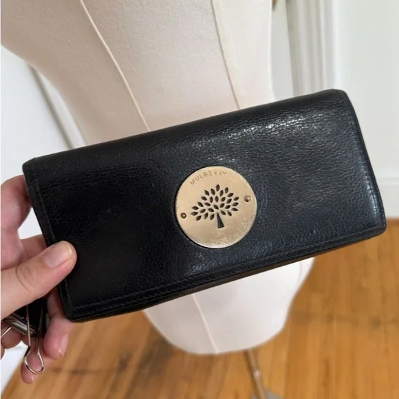 Mulberry Daria French Wallet with Gold Accent - Picture 2 of 3